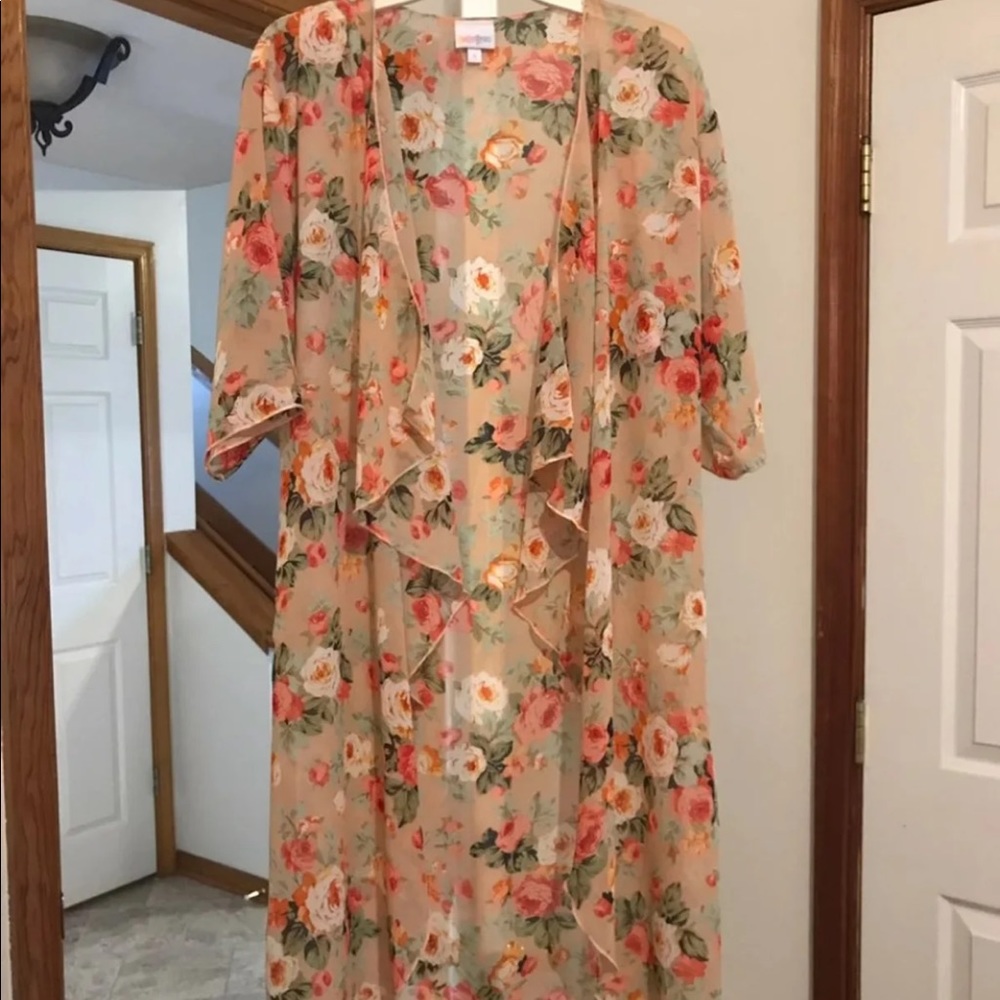 BNWOT Small LuLaRoe Floral Shirley - Unicorn